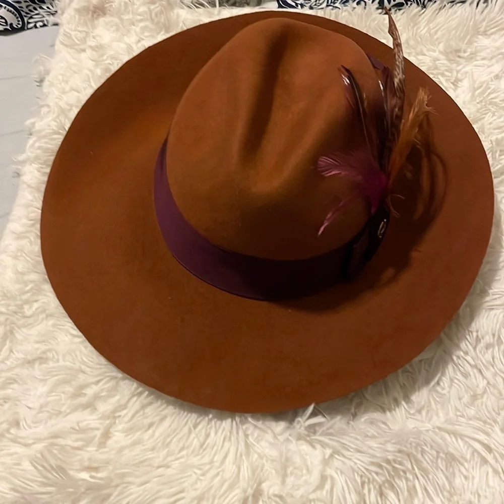 GUCCI Felt and Pheasant Feather GG Trilby Hat. - Picture 4 of 12